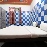 Oyo 44090 Classic Residency Hotel 3*