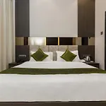 Oyster Andheri West Hotel