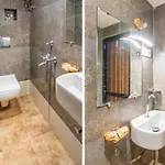 Oyo 69377 Ruby Hotel