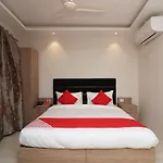 Oyo 73329 Rk Hotel