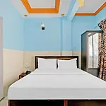 Oyo 44090 Classic Residency Hotel 3*