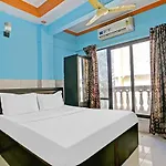 Oyo 44090 Classic Residency 3*