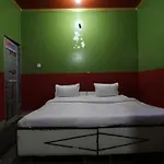 Oyo 44090 Classic Residency 3*