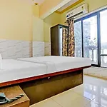 Oyo 44090 Classic Residency