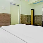 Oyo 44090 Classic Residency Mumbai