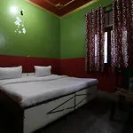 Oyo 44090 Classic Residency Hotel 3*