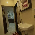 Cozy Furnished One Block From The Ocean Apartment