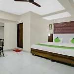 Treebo Trend Aishwarya Comfort Stay Hotel 3*