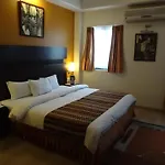 Chateau Windsor Hotel - Marine Drive