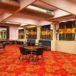 House Juhu, Santacruz West, Hotel