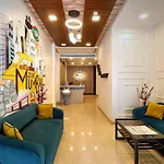 House Juhu, Santacruz West, Hotel Mumbai