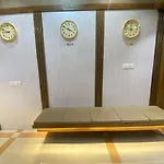 Hotel Bkc Crown - Near Trade Centre, Visa Consulate