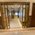 Hotel Bkc Crown - Near Trade Centre, Visa Consulate