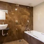 Royal Park Hotel