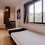 Capital O 77295 Bansidhar Bhuvan 3* Mumbai