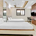Capital O 84079 Hotel Falcon
