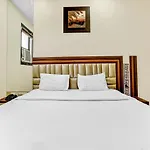 Capital O 84079 Hotel Falcon