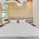 Capital O 84079 Hotel Falcon