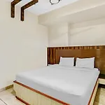 Hotel Capital O 84079 Falcon 3*