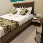 Hotel Golden Nest Popular Residency 2*
