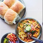 Pearl's Bkc Inn- Near Trade Centre, Visa Consulate Mumbai