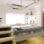 Top-Floor Oceanfront Designer Condo In Bandra