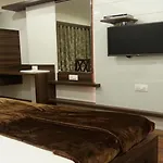 Oasis Hotel