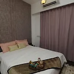 Artist House 3Br By Flora Stays