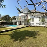 Oceanfront 4 Bed Private Pool Gorai Beach Villa Near Mumbai