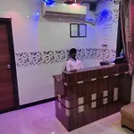 Madhu Palace Lodging
