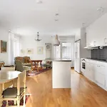 Naya Baton Homestay