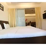 Grand Rosso Apartments