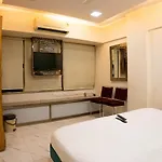 Guest house Ganesh, Near Kokilaben Dhirubhai Ambani Hospital Mumbai