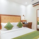Skylink Hospitality Next To Amber Imperial Hotel 3*
