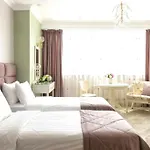 Friend And Family Apartment Mumbai