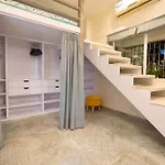 Top-Floor Oceanfront Designer Condo In Bandra