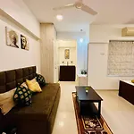 La France 4Bhk Service Apartment