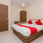Oyo 23259 Hotel Galaxy Inn