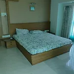 Spacious 2 Bedroom Expat Taste