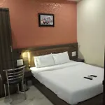 Orange International-santacruz 3*