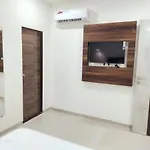 Precious Pearl 2* Mumbai