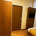 Pearl's Bkc Inn- Near Trade Centre, Visa Consulate Mumbai
