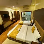 Hotel Pearl's Bkc Inn- Near Trade Centre, Visa Consulate Mumbai