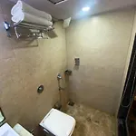 Pearl's Bkc Inn- Near Trade Centre, Visa Consulate Mumbai