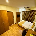 Pearl's Bkc Inn- Near Trade Centre, Visa Consulate Hotel Mumbai