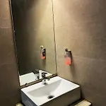 Pearl's Bkc Inn- Near Trade Centre, Visa Consulate Hotel