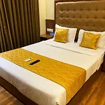 Pearl's Bkc Inn- Near Trade Centre, Visa Consulate Hotel