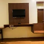 Pearl's Bkc Inn- Near Trade Centre, Visa Consulate Hotel