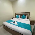 Apsara- Near J J Hospital 2*