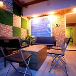 Posh 4.5 Bedroom Villa With Terrace And Pool